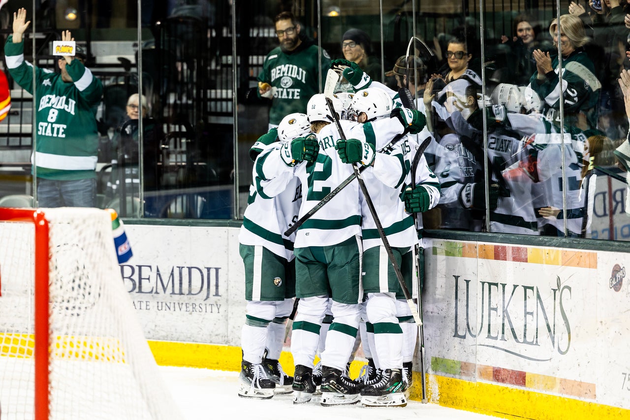 Men's Hockey Game: BSU vs Manitoba